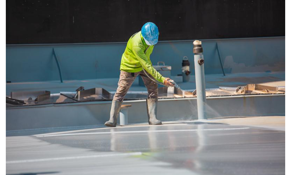 How Waterproofing Specialists Handle Roof Leakage Repairs Efficiently